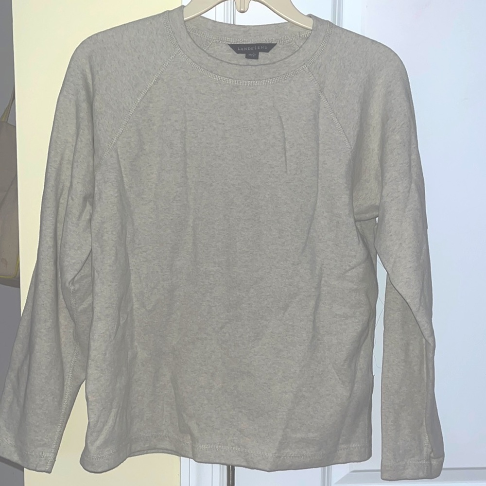 Lands End soft womens crew neck is size s 6-8 excellent condition and so cozy